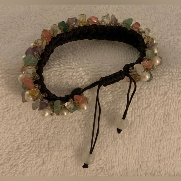 #J901 - Pearl & Multi-Stone (Aventurine, Jade, Amethyst, Rose Quartz) Bracelet - Picture 6 of 8